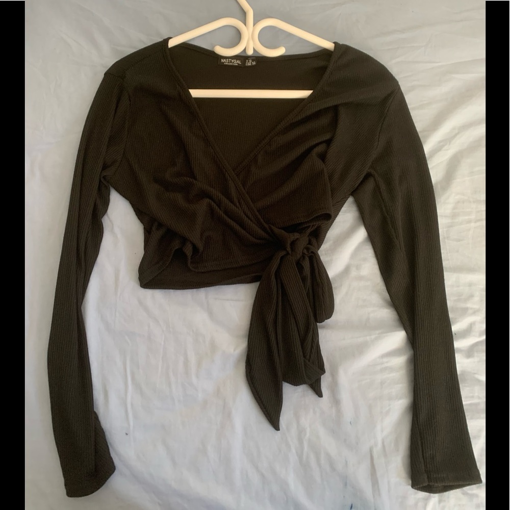 Cute Wrap Around Cropped Long Sleeve Top 🌀